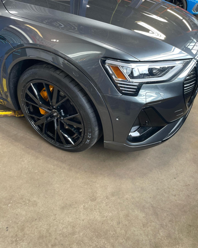 Wheel and brake service proof accent